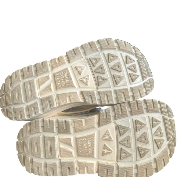Converse Camping Supply White Adjustable Hiking Walking Sandals Size 7 Excellent